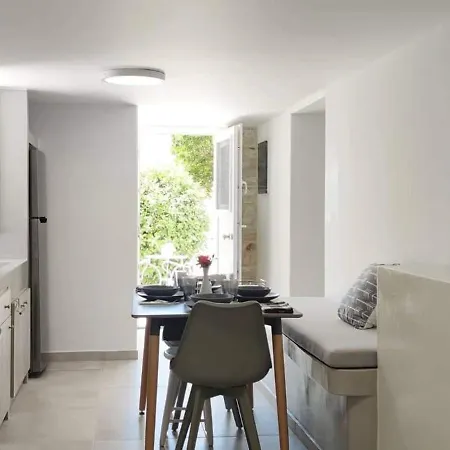 Apartment Studio18 Marpissa